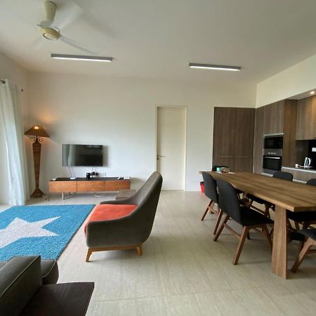 By The Sea@ Cozy Beachfront Home Batu Ferringhi Extérieur photo