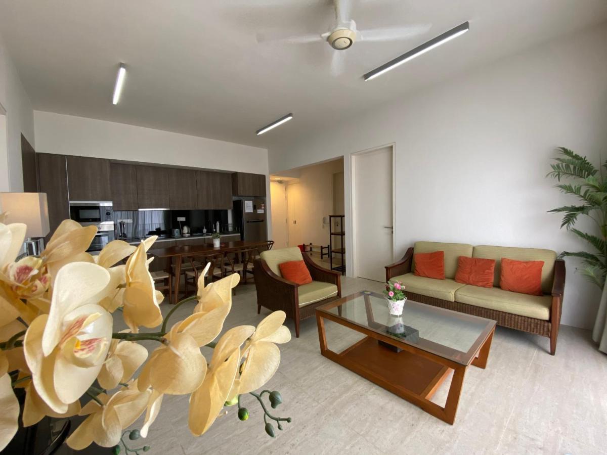 By The Sea@ Cozy Beachfront Home Batu Ferringhi Extérieur photo